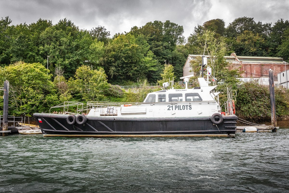 21 pilots' boat