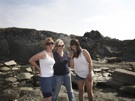3 ladies
