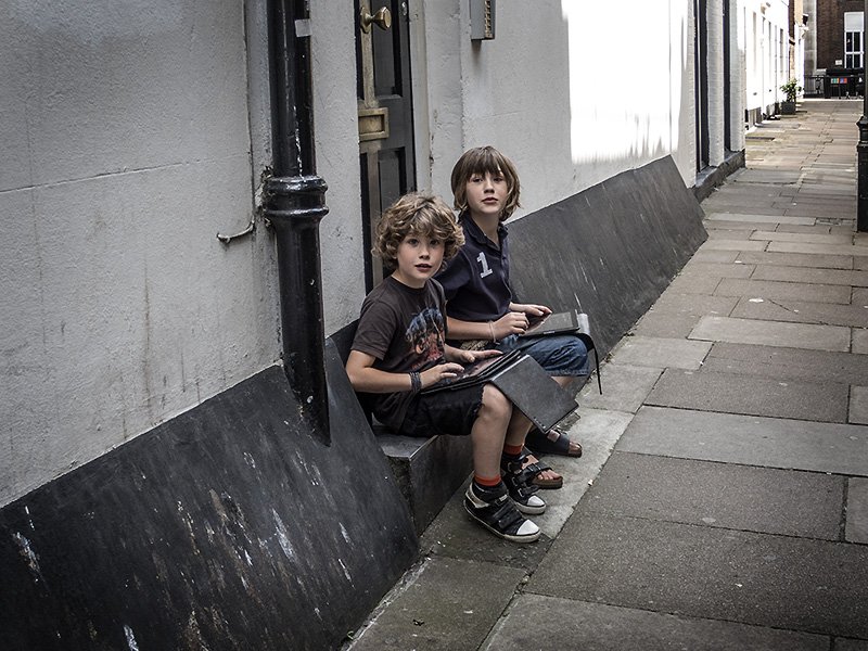 small screen babysitting