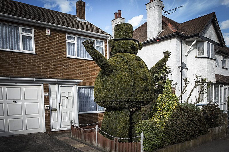 ...with characterful landscaped front garden