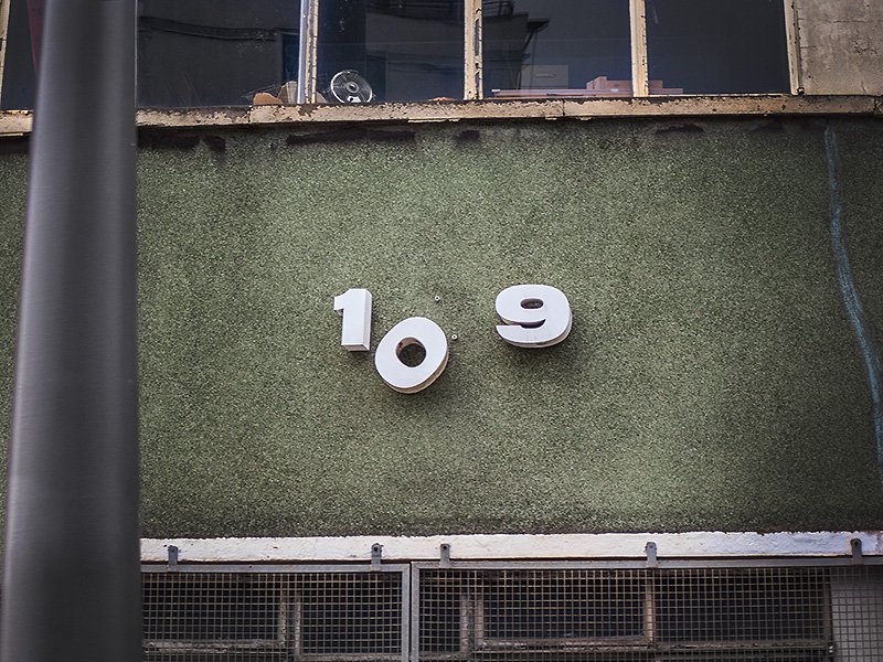 1o:9