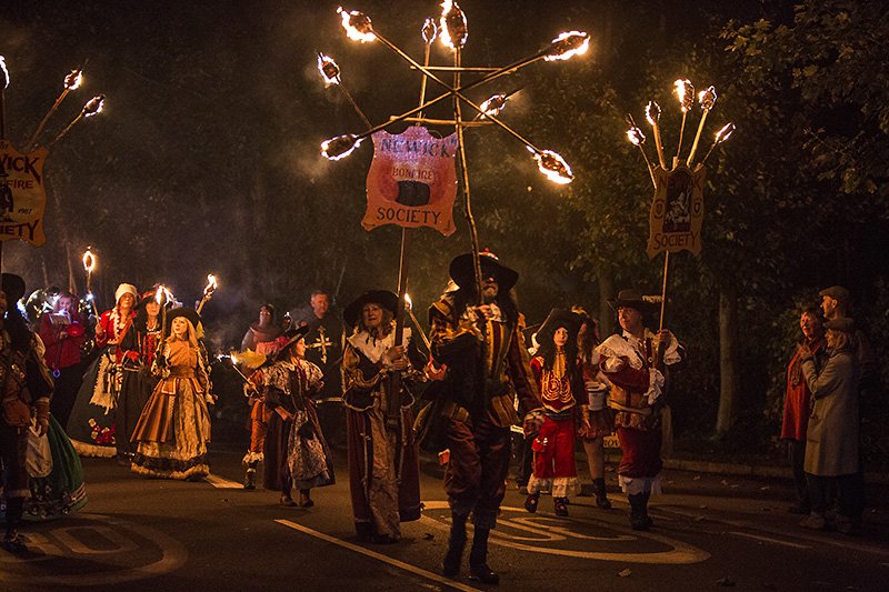 FIRE NOISE TRADITION