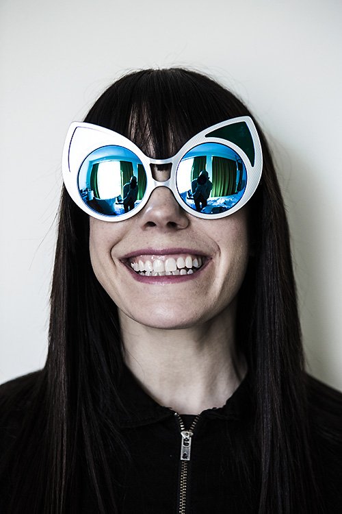 chesire pussy cat in glasses